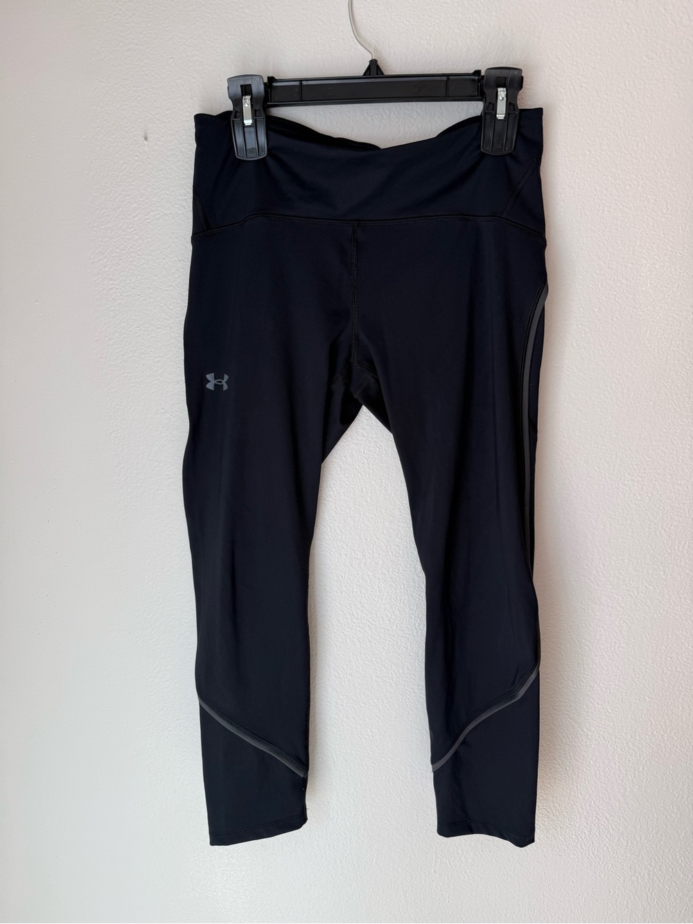Under Armour Black Cropped Performance Leggings